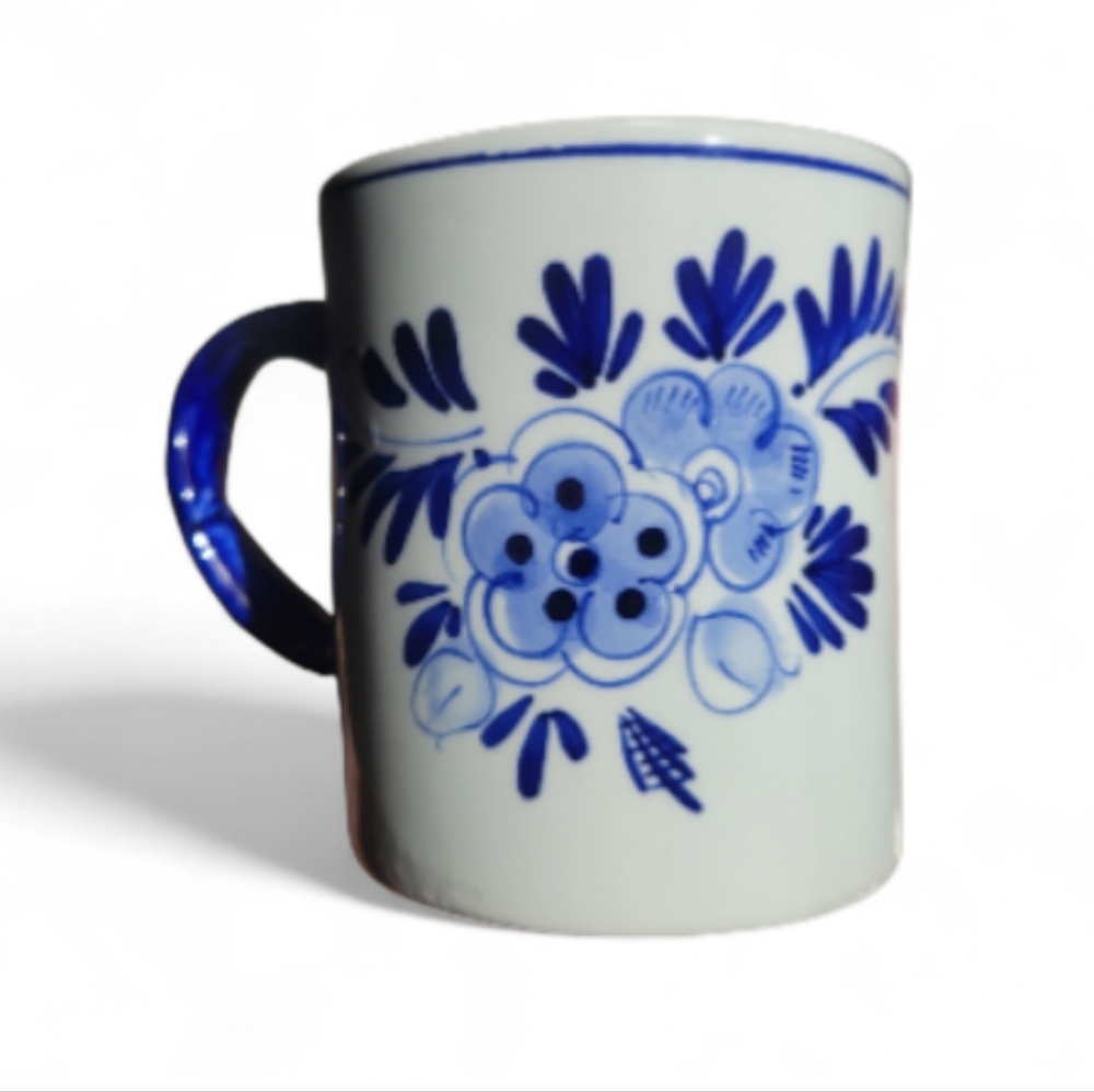 Delft Blauw - Blue Floral Hand-Painted Ceramic Mug